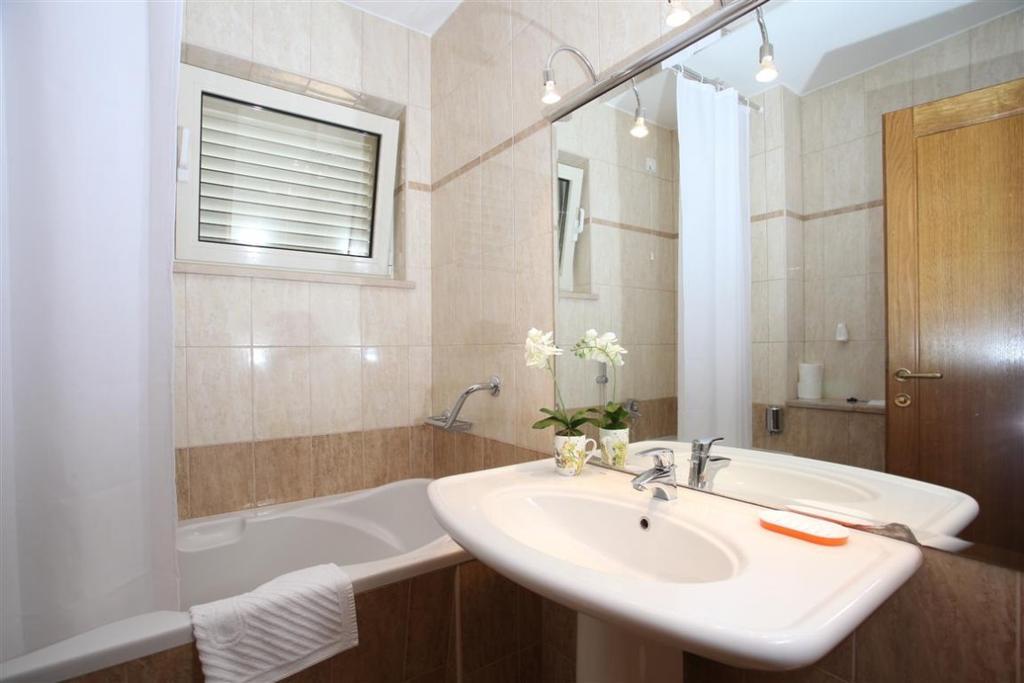 Apartments Bekavac Osejava มาคาร์สกา ภายนอก รูปภาพ